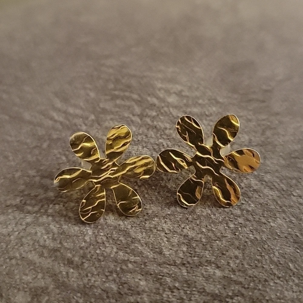 3/$30 Hammered Goldtone Flower Post Earrings